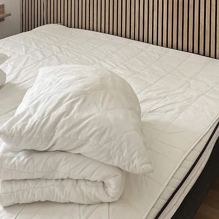 Three-bedroom In 14 *
