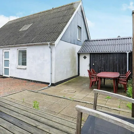 Feriehus Three-bedroom In 14 *